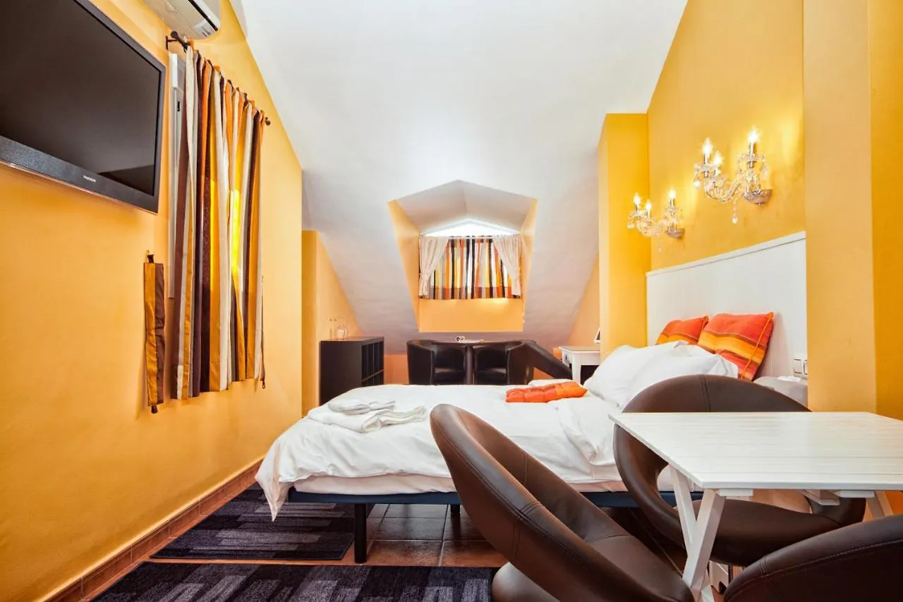Boutique Hotel Pueblo Benalmadena 2*,